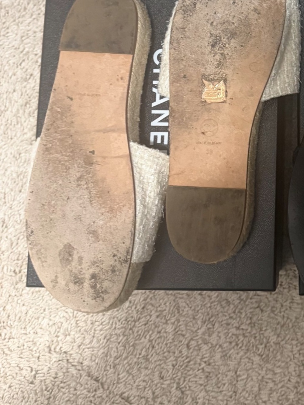 CHANEL White Tweed Espadrille Slide Sandals with Black CC Logo - Picture 3 of 3
